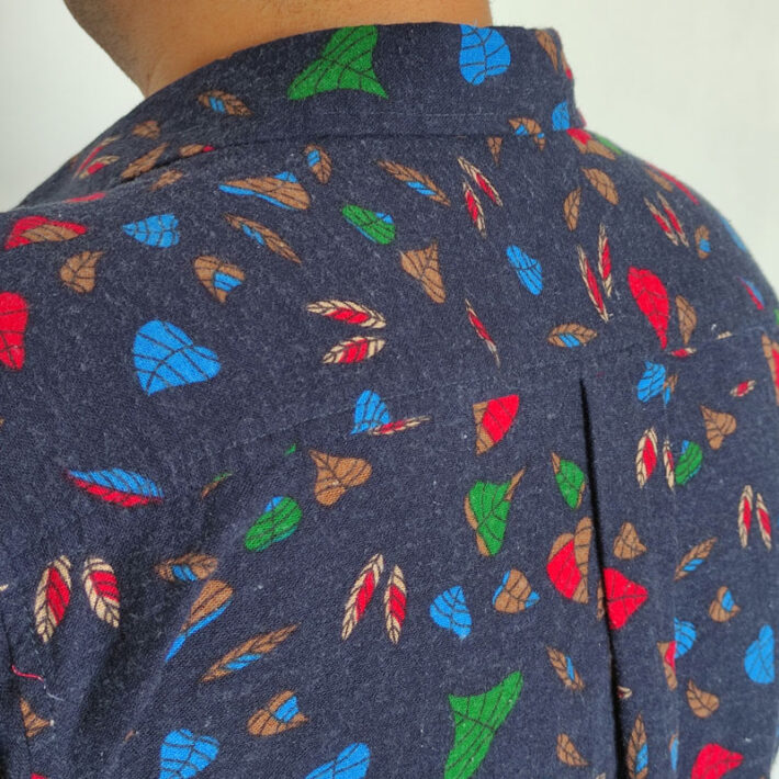 پیراهن مردانه لینن سرمه ای برگ - Image 6