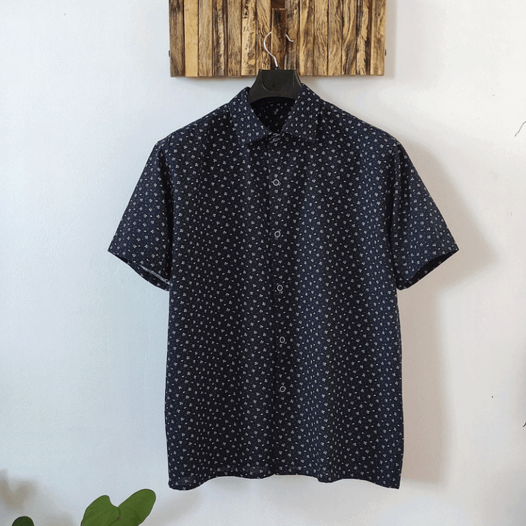 پیراهن مردانه لینن سرمه ای گل سفید